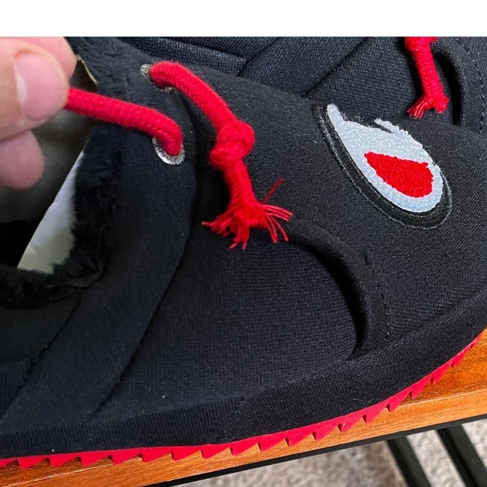 Champion University II Kids Slippers Black Scarlet CP100758Y Youth Size 5 NEW